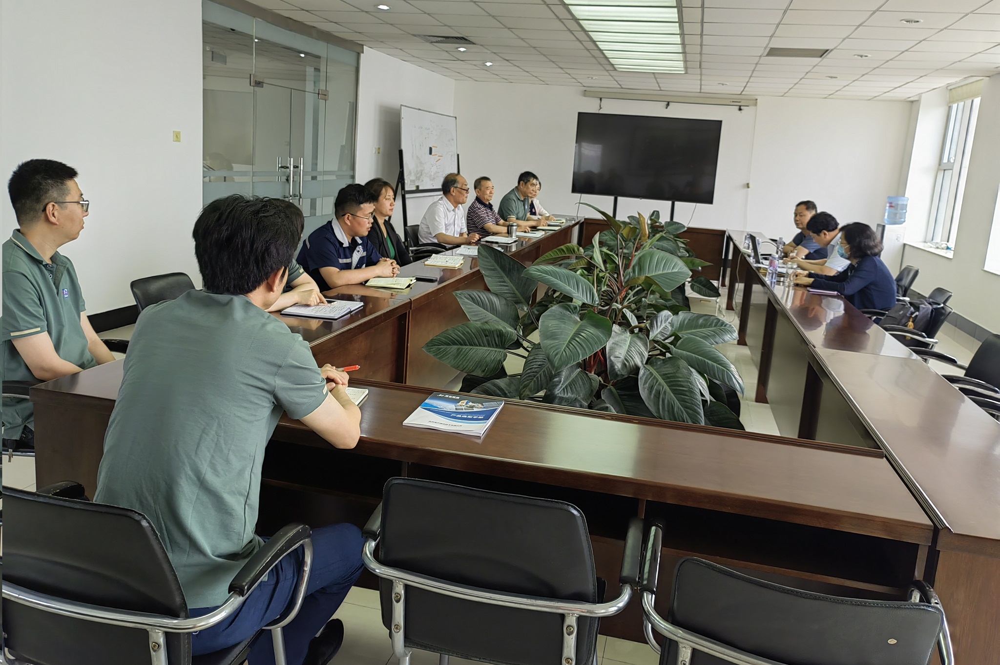 �����¹�˾˳��ͨ��������ϵ����������֤